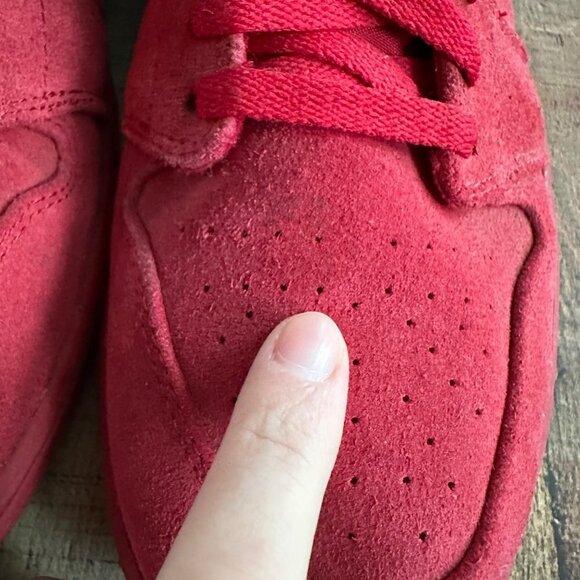 Nike Air Jordan 1 Retro High Red Suede -12 - Picture 3 of 13